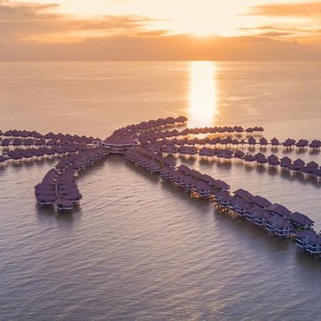 Avani Sepang Goldcoast Resort Kampong Bagan Lalang Exterior foto Aerial view of the resort