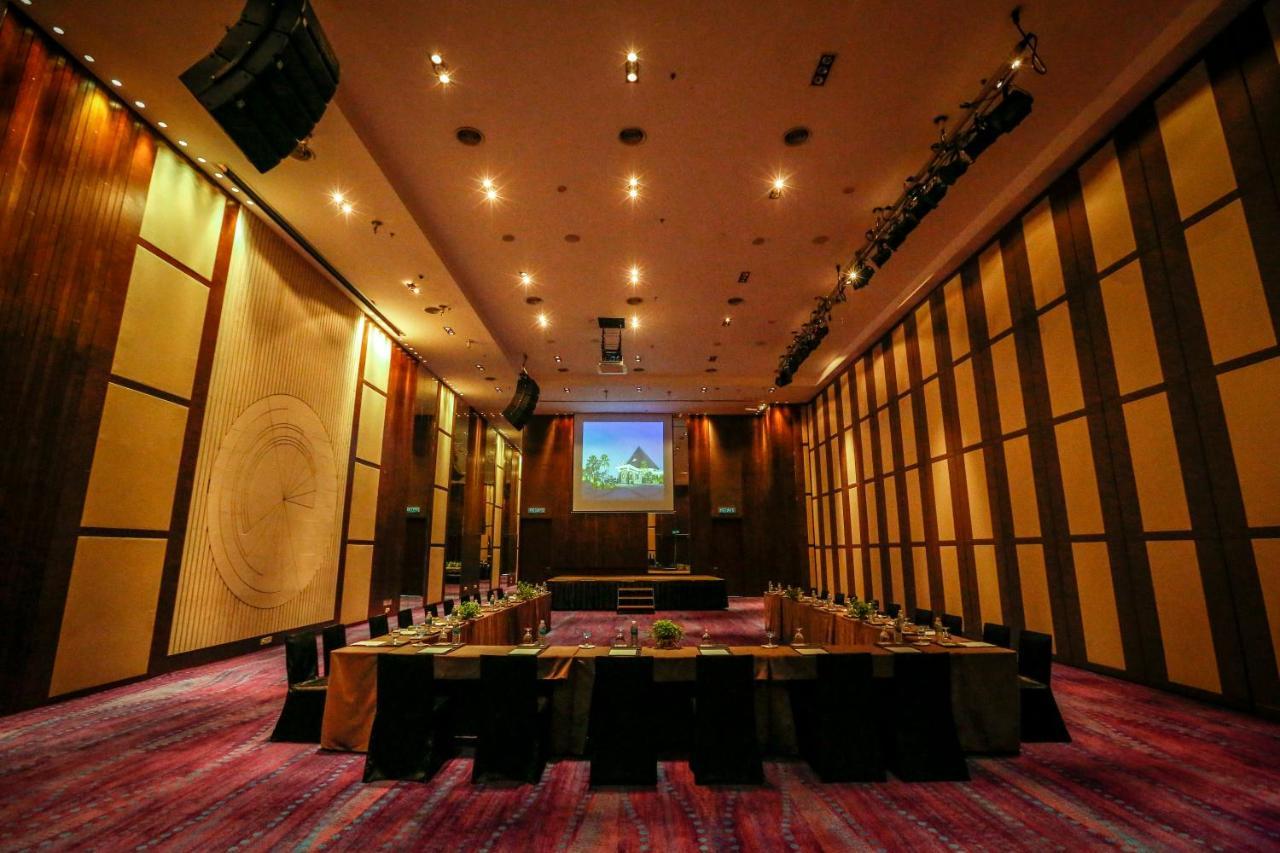 Avani Sepang Goldcoast Resort Kampong Bagan Lalang Exterior foto The meeting room
