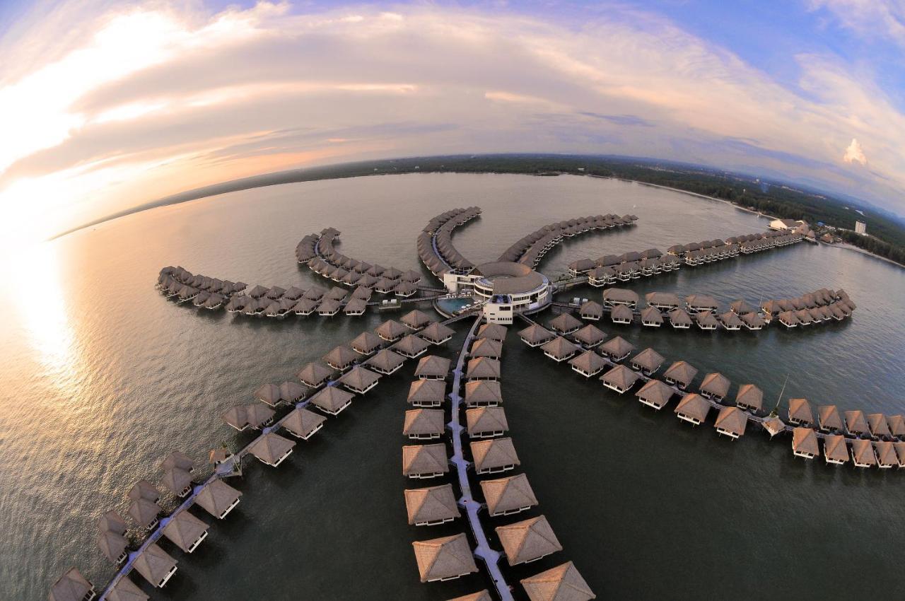 Avani Sepang Goldcoast Resort Kampong Bagan Lalang Exterior foto Aerial view of the resort