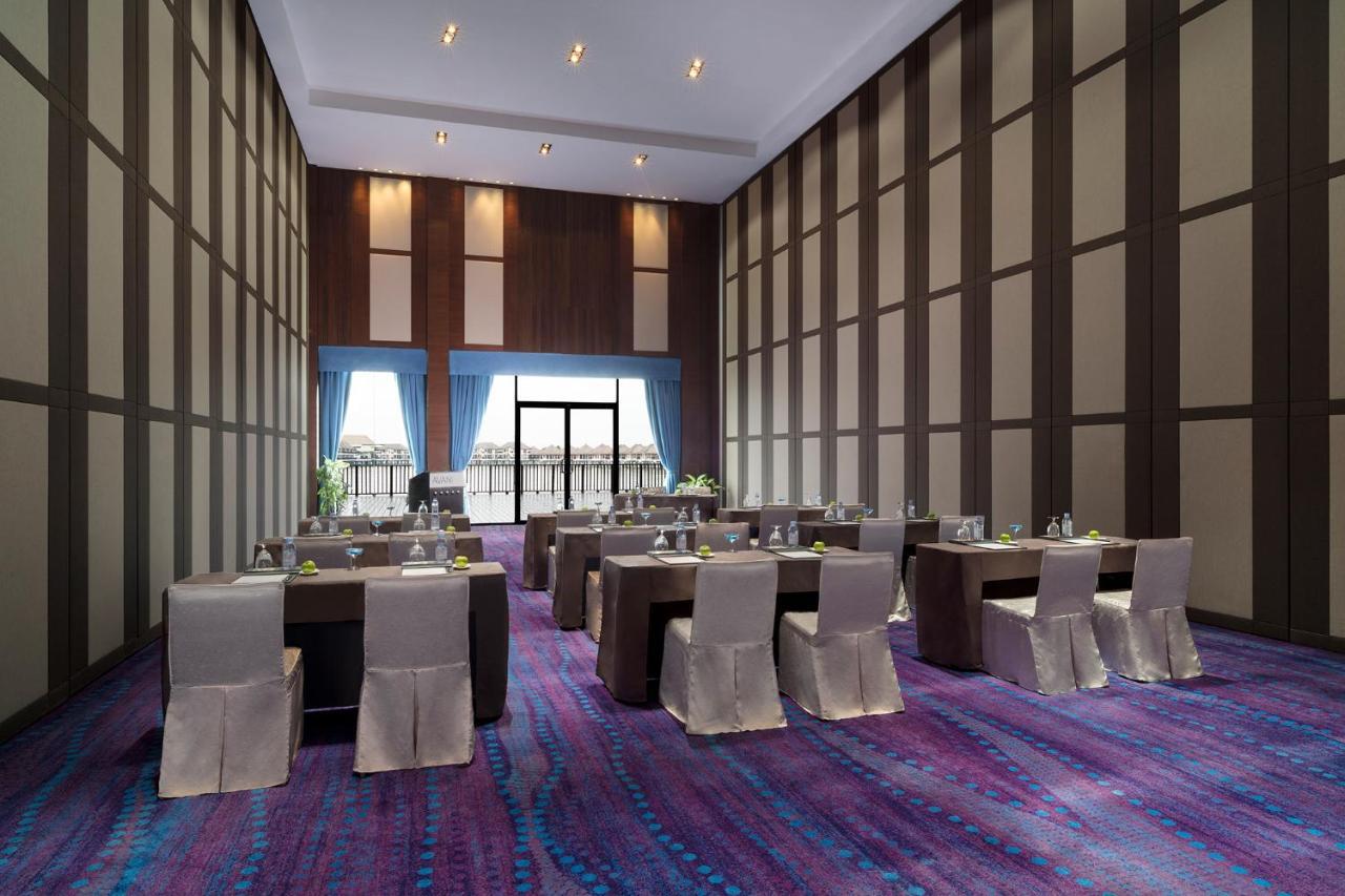 Avani Sepang Goldcoast Resort Kampong Bagan Lalang Exterior foto Meeting room