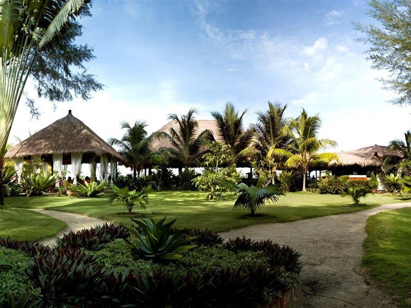 Avani Sepang Goldcoast Resort Kampong Bagan Lalang Exterior foto The resort's main building