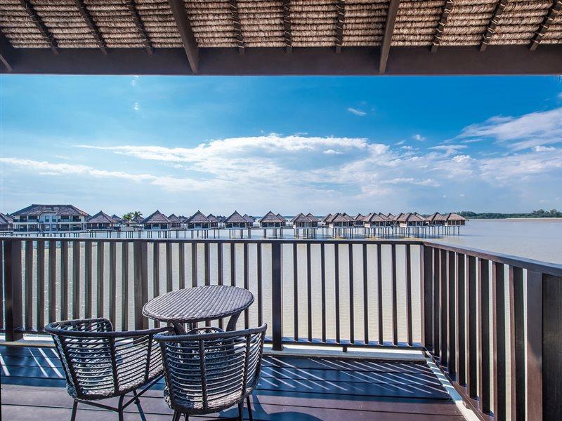 Avani Sepang Goldcoast Resort Kampong Bagan Lalang Exterior foto View of the resort from the balcony of a villa