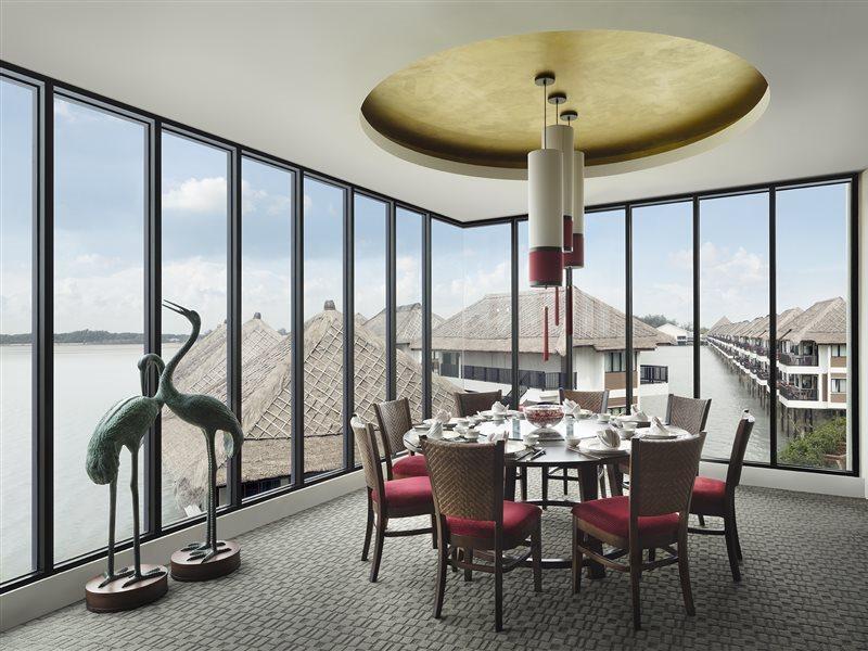 Avani Sepang Goldcoast Resort Kampong Bagan Lalang Exterior foto The dining room at the 101st floor
