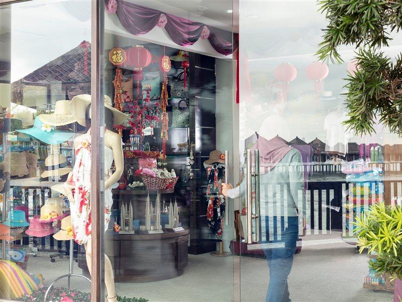 Avani Sepang Goldcoast Resort Kampong Bagan Lalang Exterior foto The interior of the shopping mall