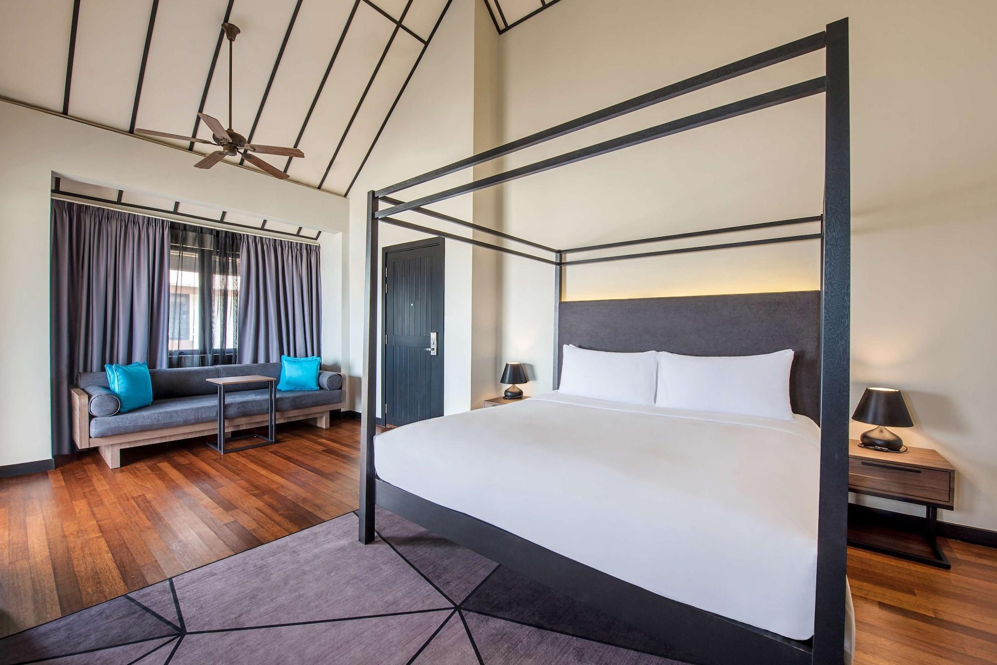 Avani Sepang Goldcoast Resort Kampong Bagan Lalang Exterior foto A bedroom at the hotel