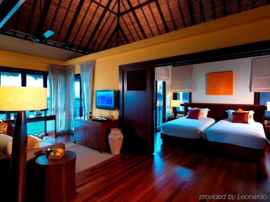 Avani Sepang Goldcoast Resort Kampong Bagan Lalang Cameră foto A bedroom at the resort